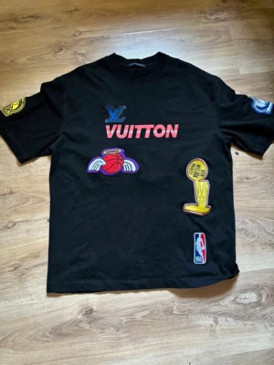 LV tshirt - Fint skick