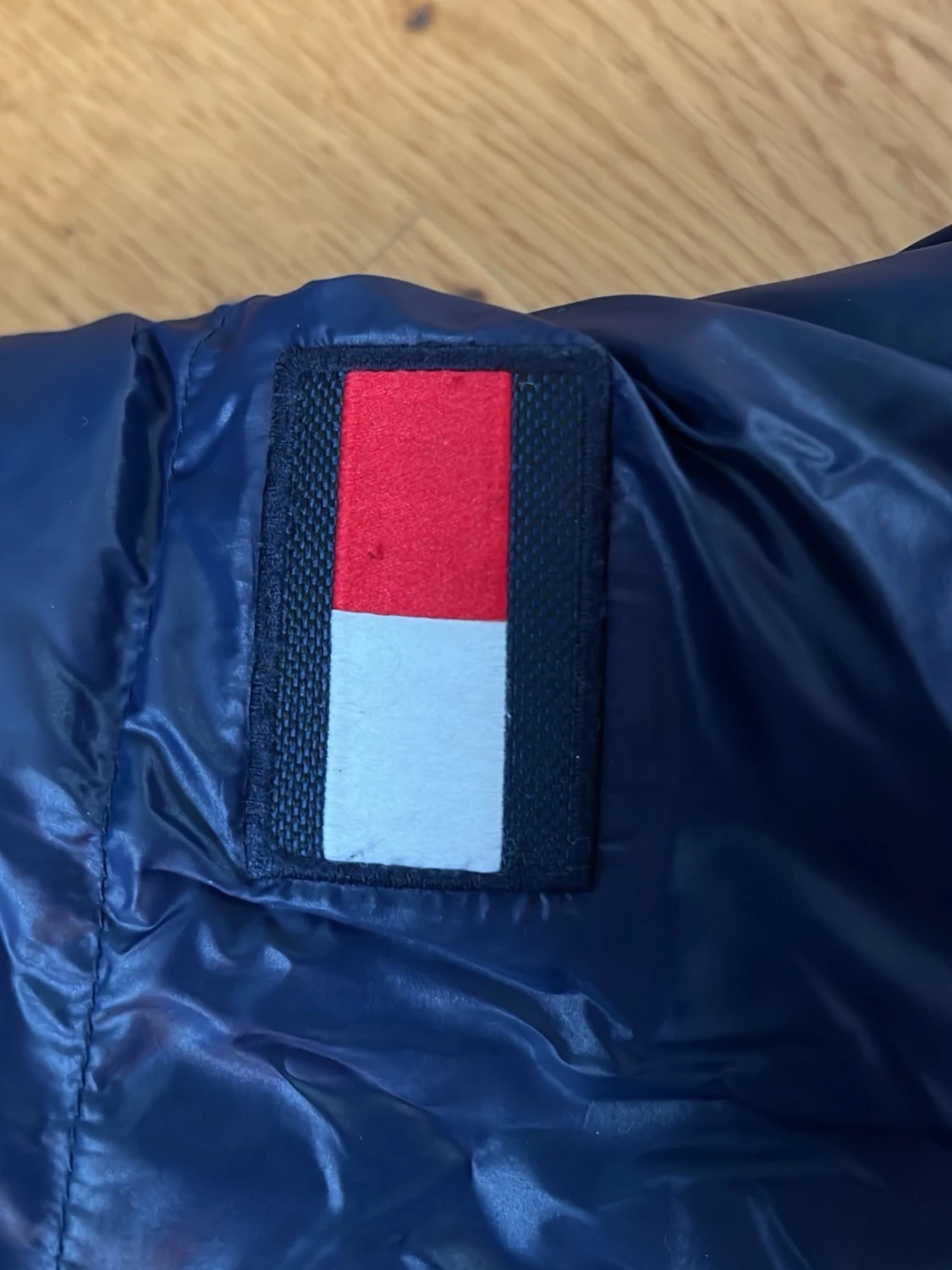 Blå pufferjacka från Tommy Hilfiger - 2