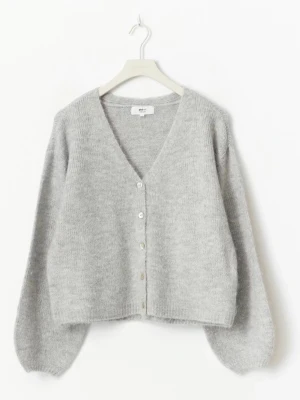 Gina Tricot kofta  - Trendig kofta från Gina Tricot💓💓använd fåtal gånger men kommer inte till användning längre🥰