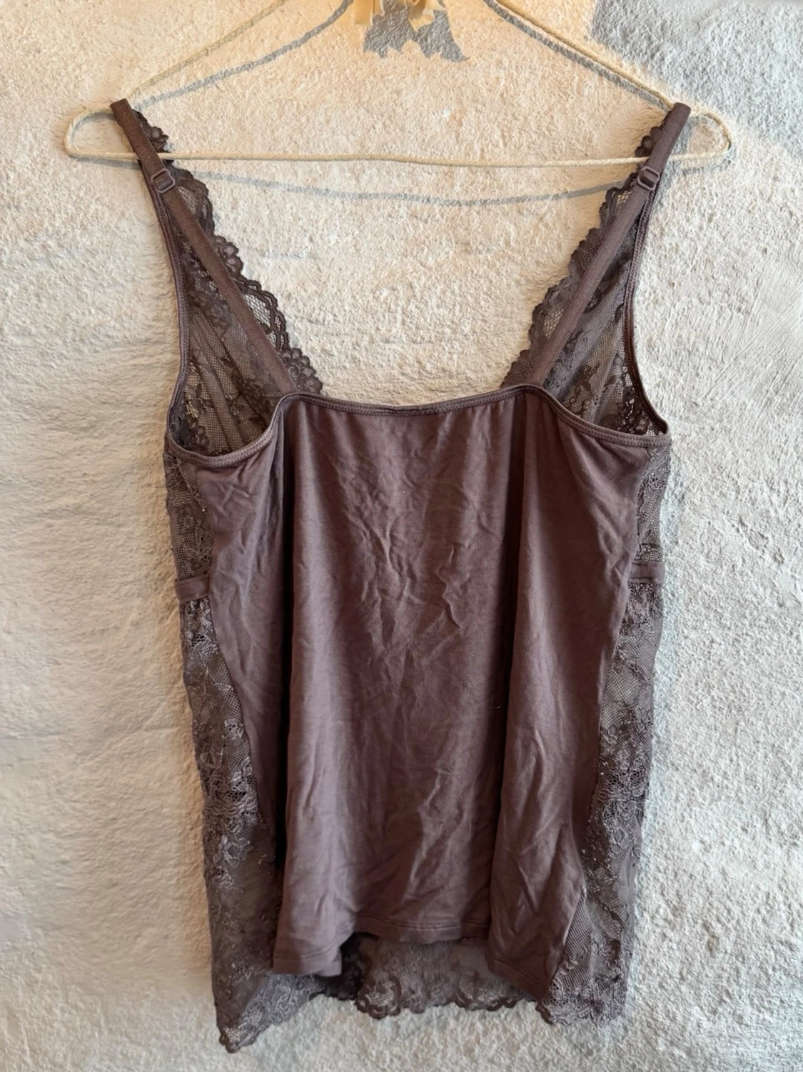 Brun spetslinnetopp från DAY - 1