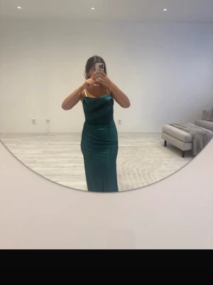 Bal / bröllops klänning - Fest klänning, med krosset där bak