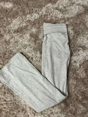 Yoga pants ljusgrå - Låg midja, väldigt sköna, 