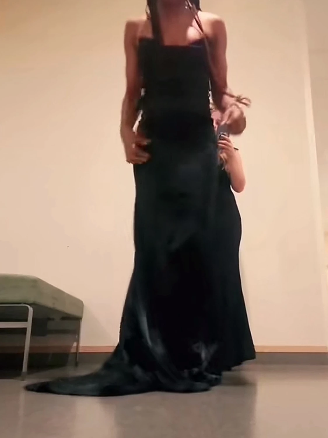 Mörkblå långklänning (balklänning) med släp - 2