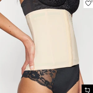 Waisttrainer - Jag säljer denna waisttrainer från MAGIC Bodyfashion i färgen latte och storleken M. Jag har använt den 1 gång men den passar mig inte. Jag köpte den för 479 men säljer för 199 kr, priset kan diskuteras💕