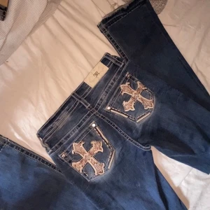 Miss me jeans kors  - Säljer dessa äkta boot cut jeans från miss me storlek 26 kontakta om ni har frågor 💞💞