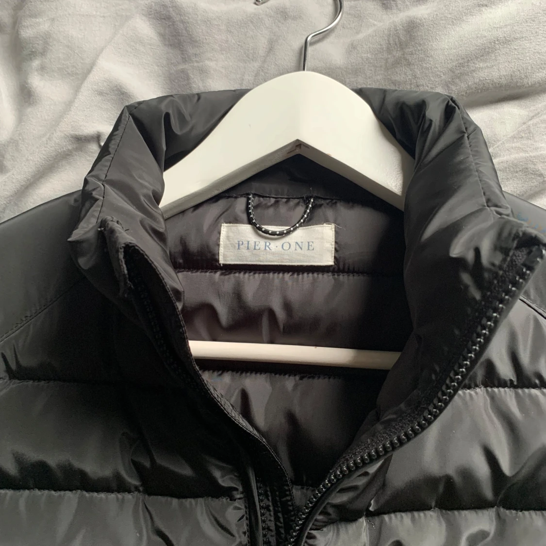Svart dunväst från Pier One - 1