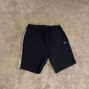 HB shorts  - Hugo boșș shorts köpta i Barcelona. 