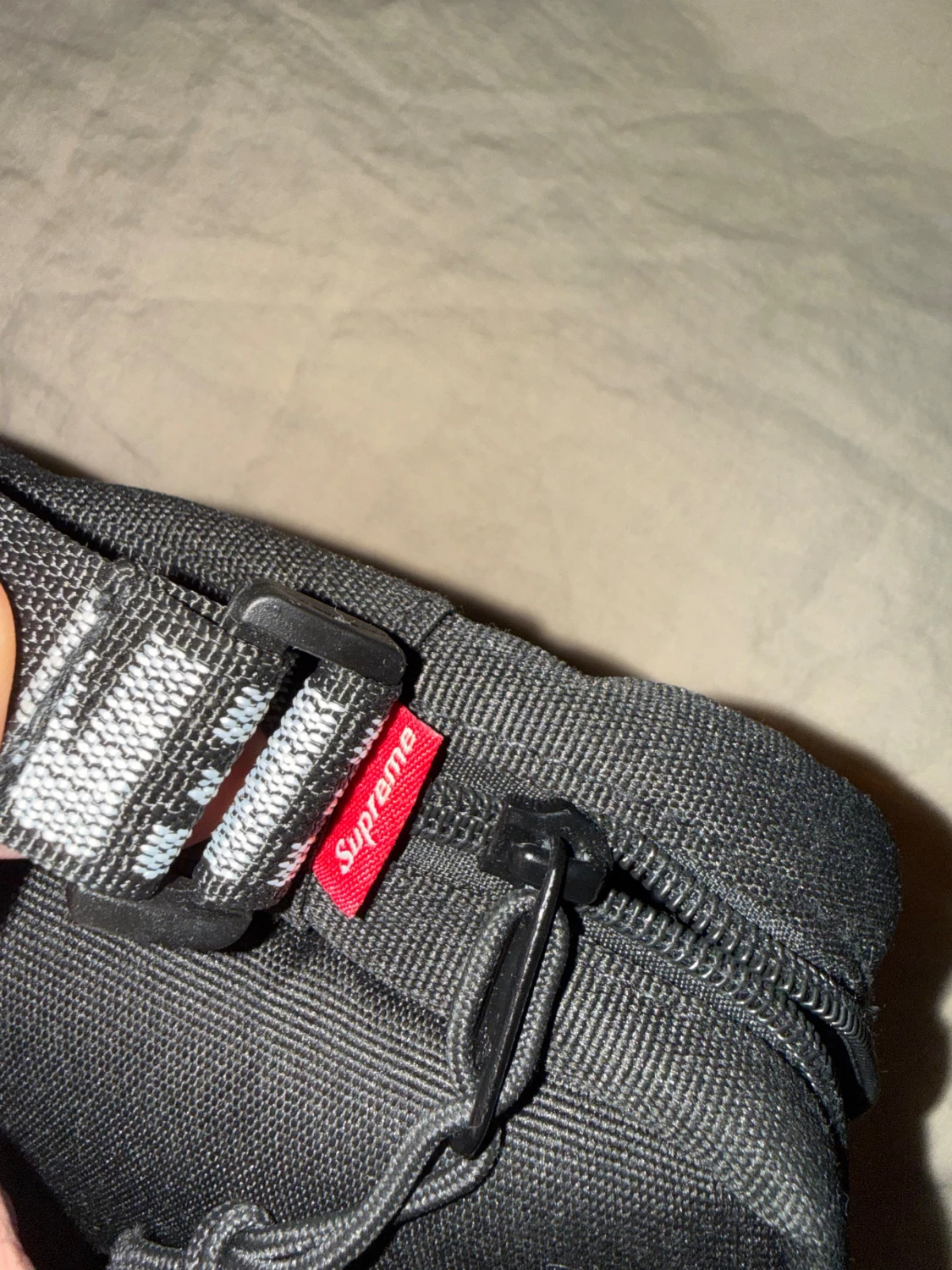 Supreme svart axelväska Cordura - 3