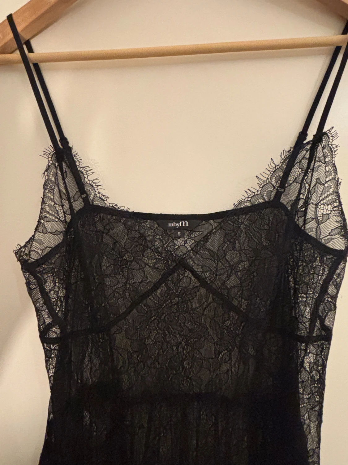 Svart lång spetsklänning från mbyM