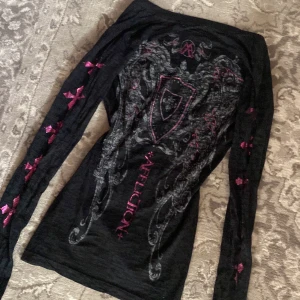 Svart långärmad tröja från Affliction - As cool affliction tröja! Storlek s/xs