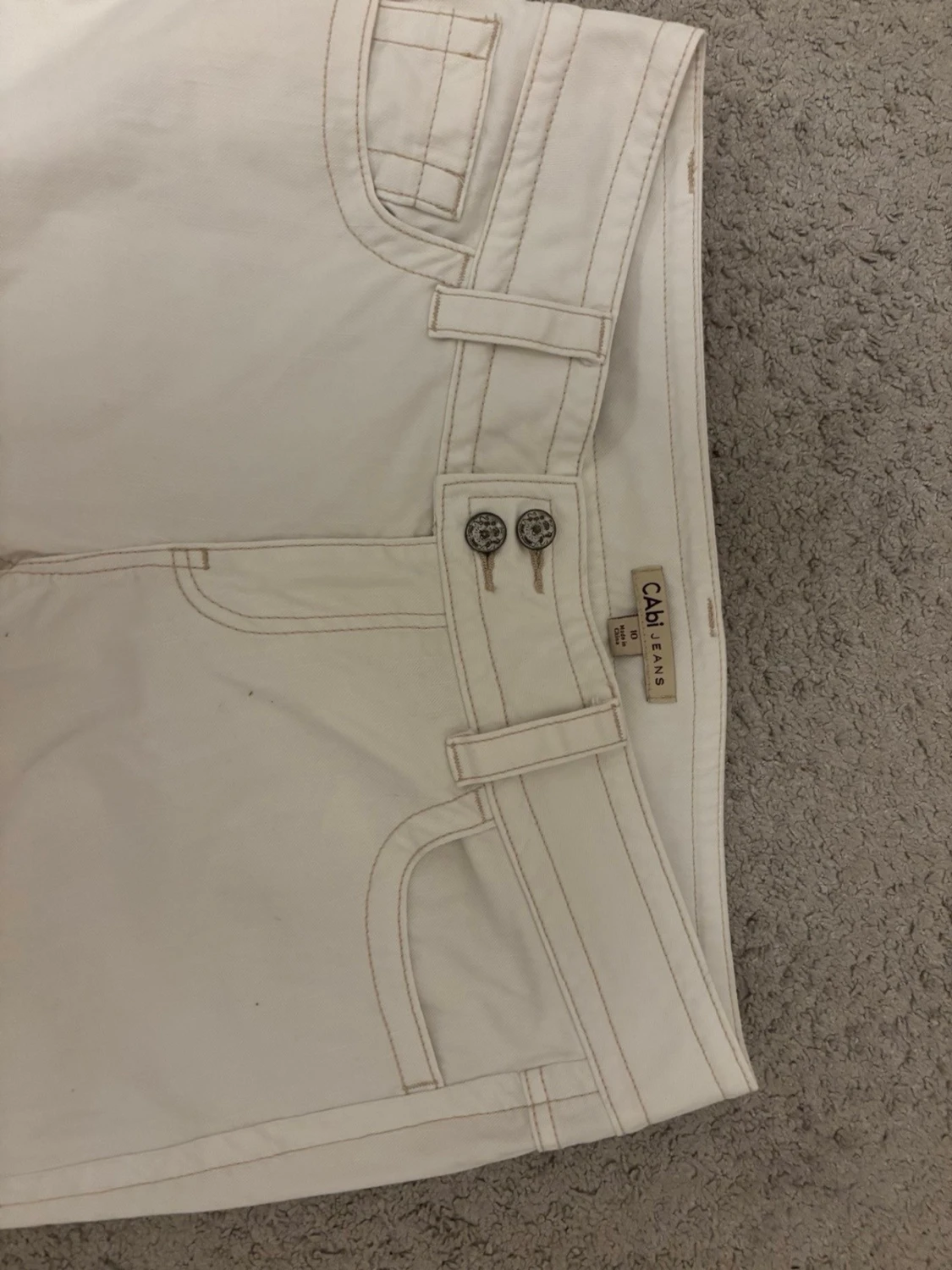 Vita bootcut jeans från Cabi - 3