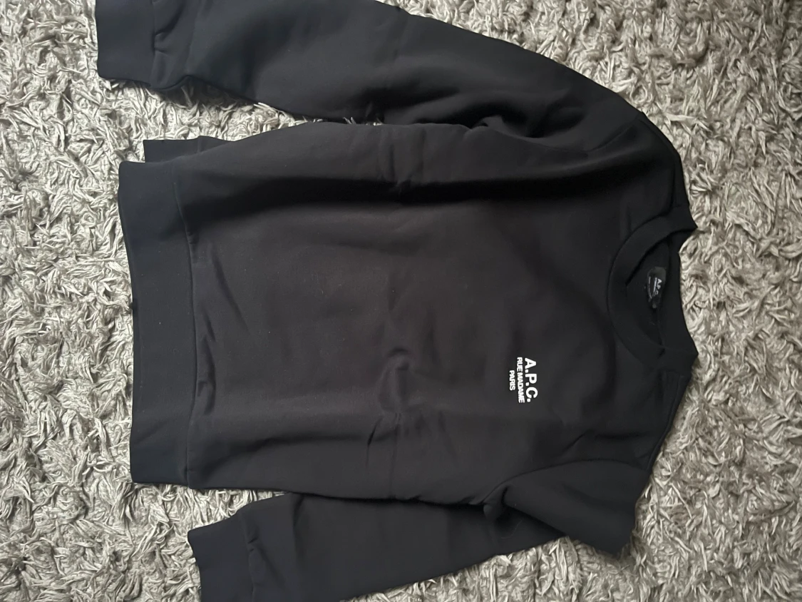 Svart sweatshirt från A.P.C. - 1