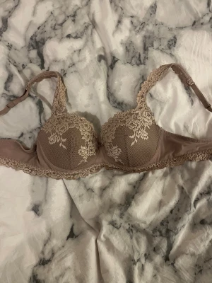 Intimissmi bh  - Gammelrosa intimissmi bh som inte säljs längre. Storlek 80C