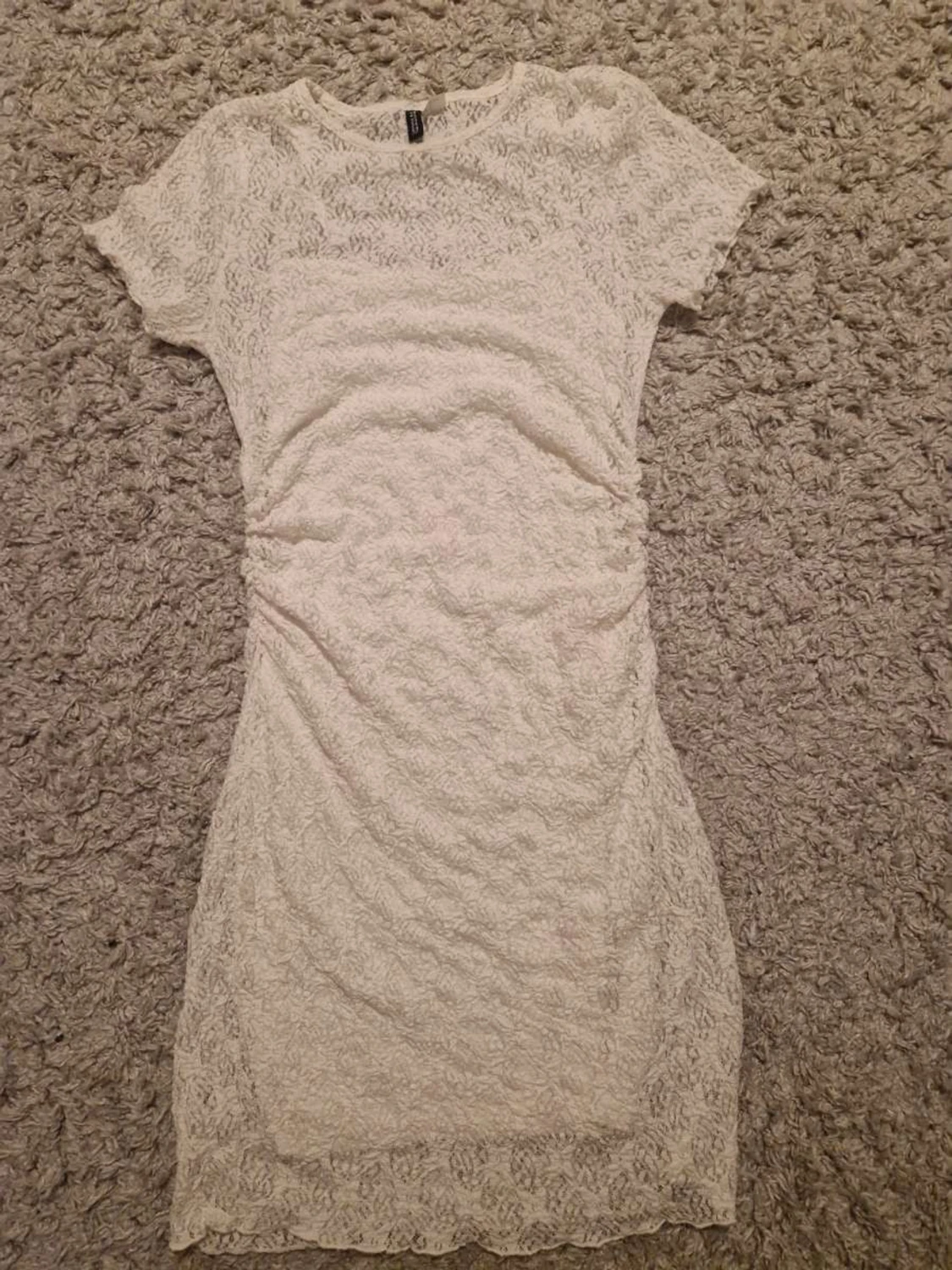 Vit spetsklänning från H&M Divided