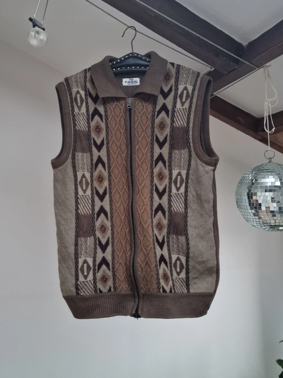 Vest w/ pattern