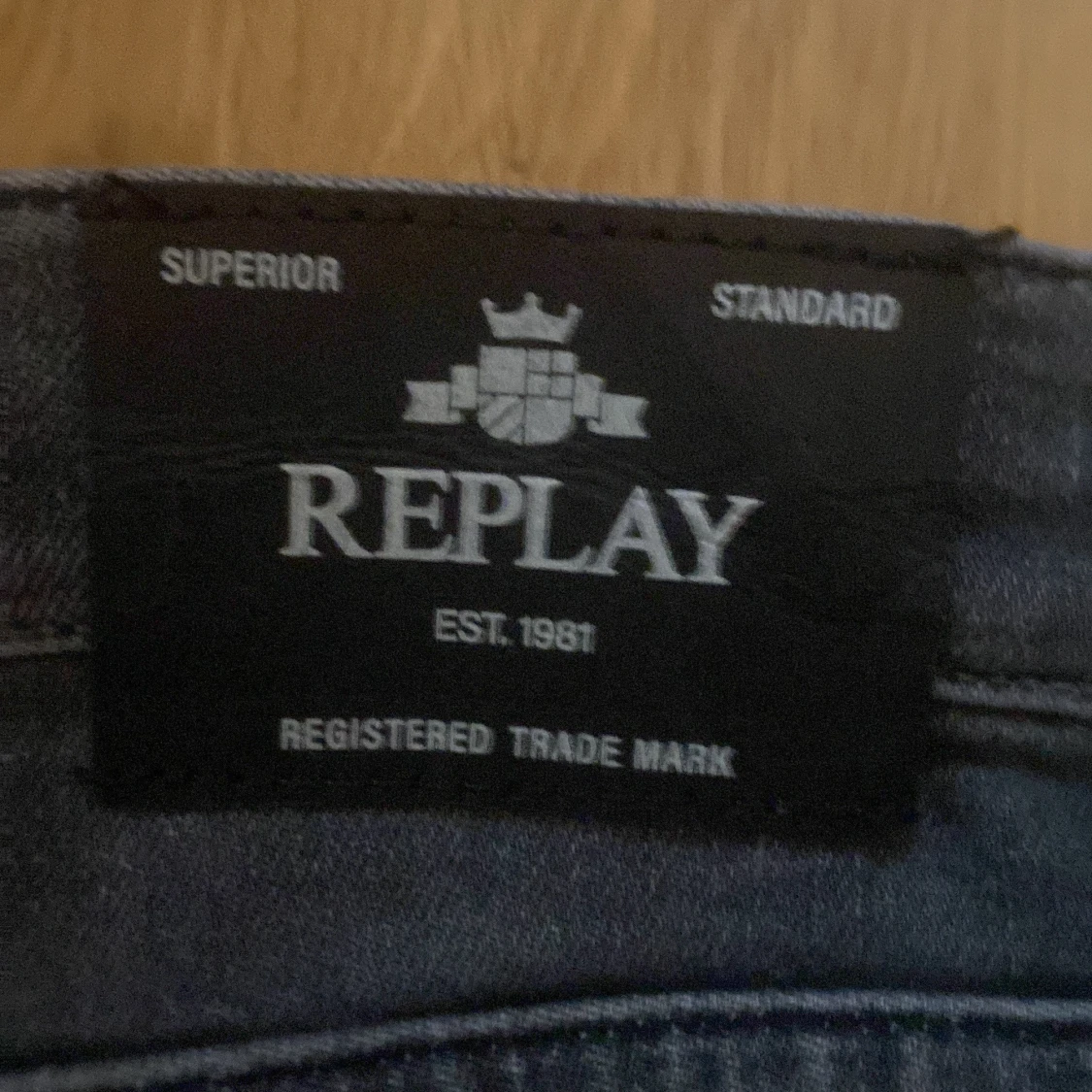 Mörkgrå jeans från Replay - 2