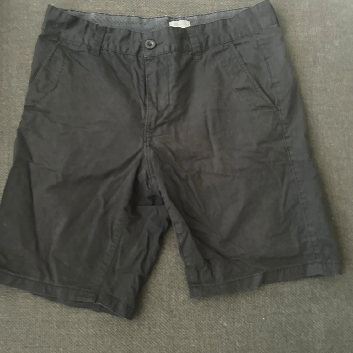 Svarta shorts från Etirel