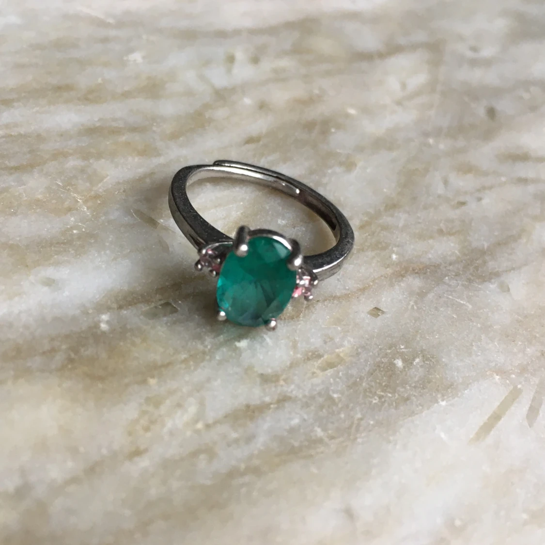 Ring/ ringar/ smycken/ accessoarer  - 1