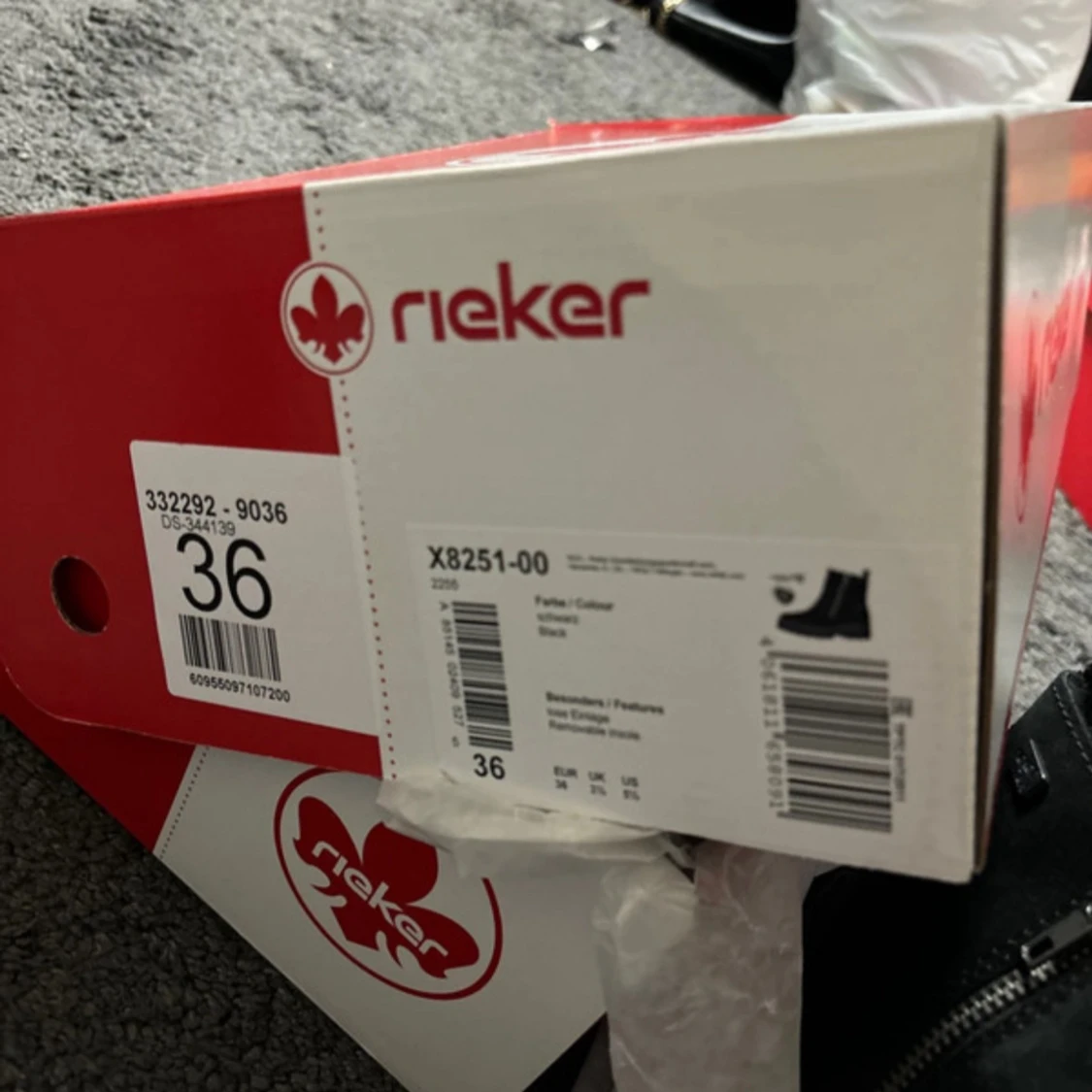 Svarta boots från Rieker, storlek 36 - 1