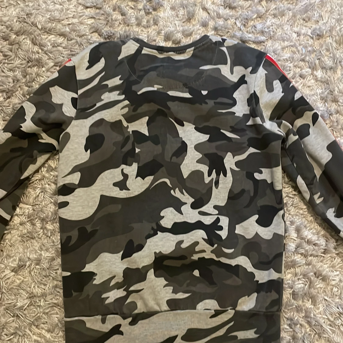 Camouflage sweatshirt med ränder - 3
