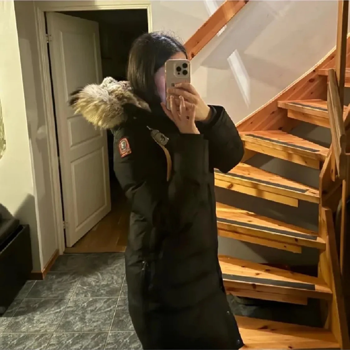 Svart lång dunjacka Parajumpers M - 1