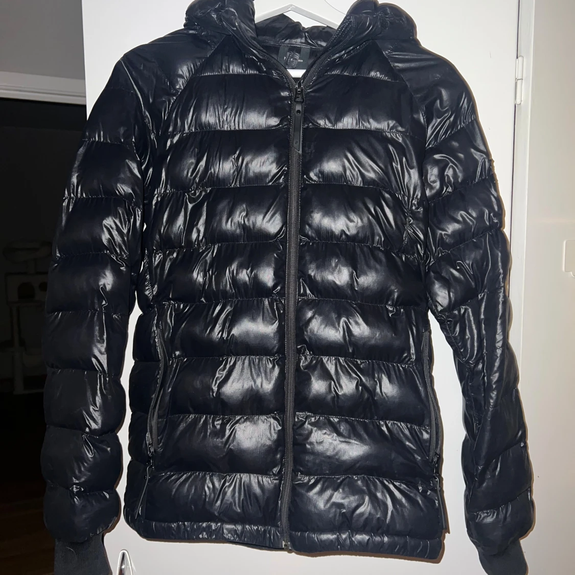 Marinblå dunjacka Peak Performance