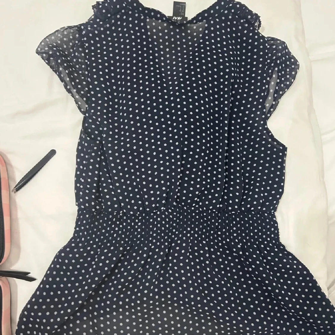 Snygg eftertraktat prickig blus från h&m - 2