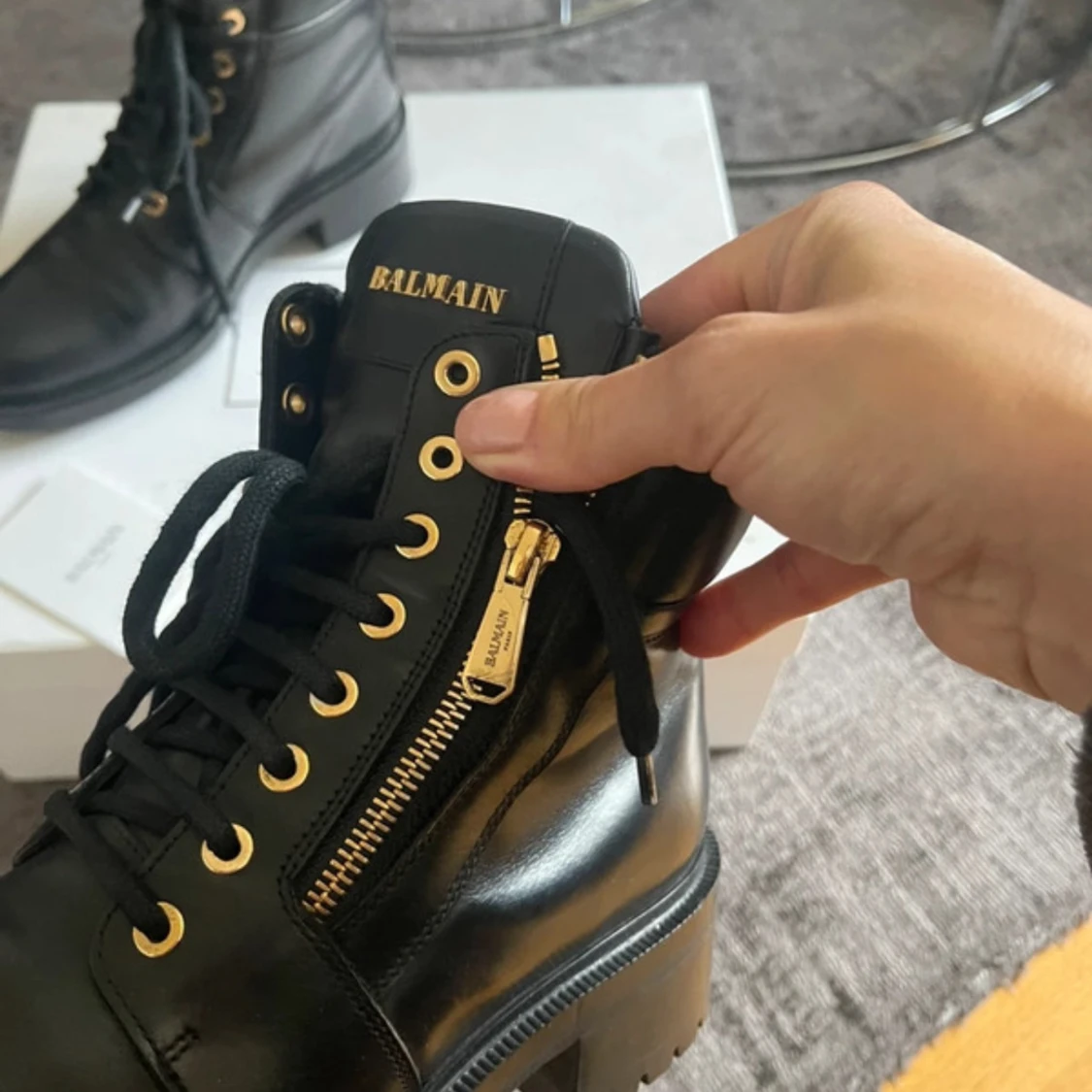 Svarta Balmain boots med gulddetaljer - 2