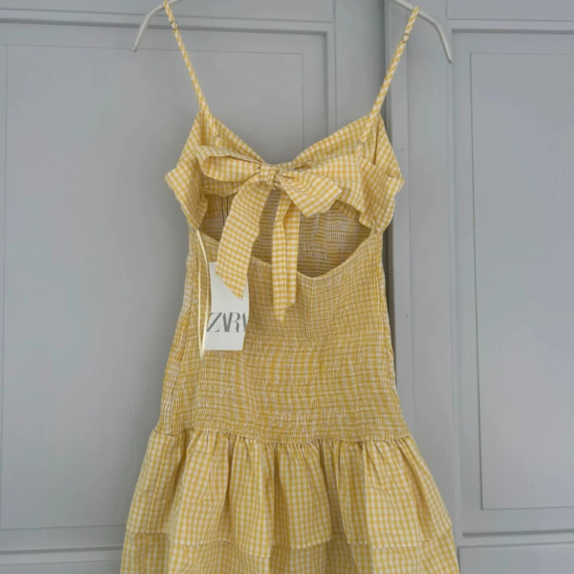 Gul rutig kortklänning från Zara - 2