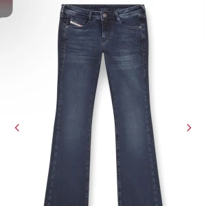 Diesel jeans - Säljer mina lågmidjade diesel jeans som inte kommer till användning och helt oanvända 💗 Stl 26 och originalpriset är 1800kr