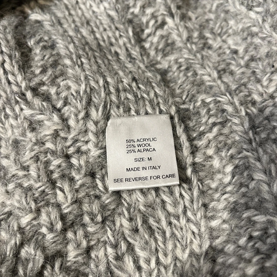 Grå stickad kofta från Custommade - 4