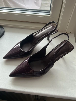 Klackskor NA-KD  - Säljer dessa snygga klackar från NA-KD. Säljer då de inte har kommit till användning. Aldrig använda!☺️