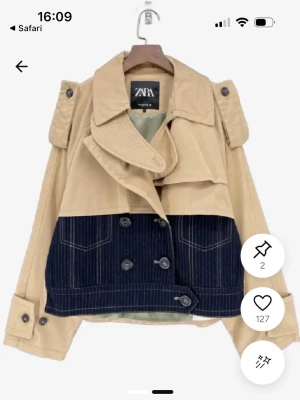 SÖKER!💕 Beige och marinblå jacka från Zara - Söker denna trench coattt🫶🏻💕 pris kan diskuteras🫂🫶🏻