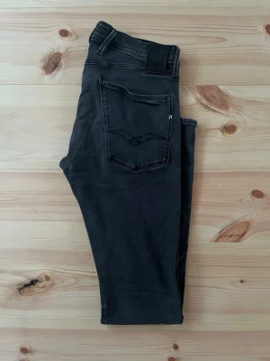 Replay ”Anbass” jeans - Modell: Anbass | Skick: 9/10 | Storlek: W31 L34 | Öppen för prisförslag | Skriv vid fråga!  