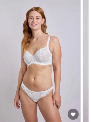 Twilfit by change lingerie - Lissi balconette bh. Orginalpris - 749kr. För vidare disskusion, kom privat 