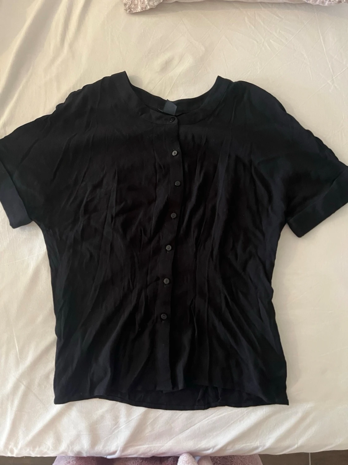 Svart kortärmad blus med knappar