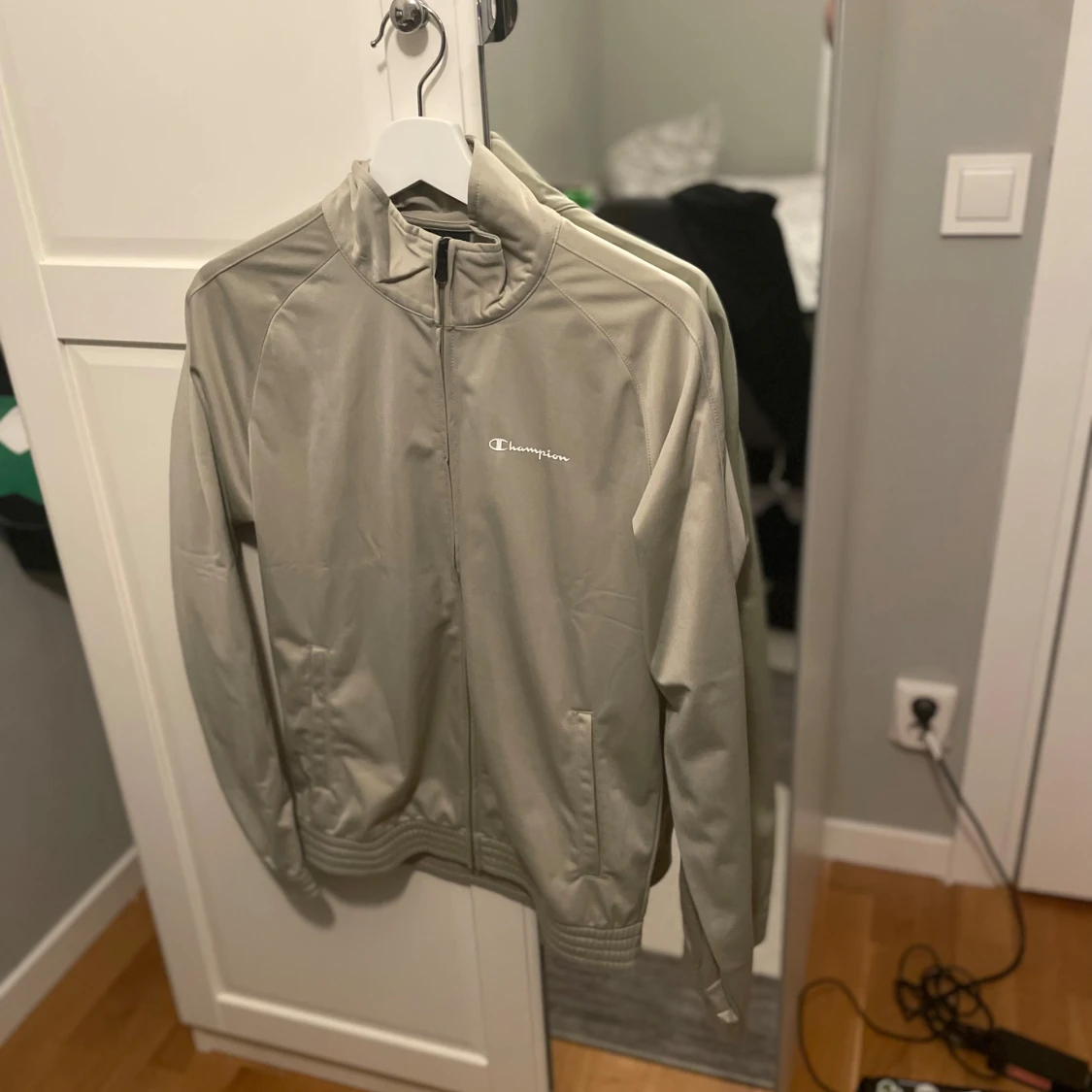 Beige vindjacka från Champion S