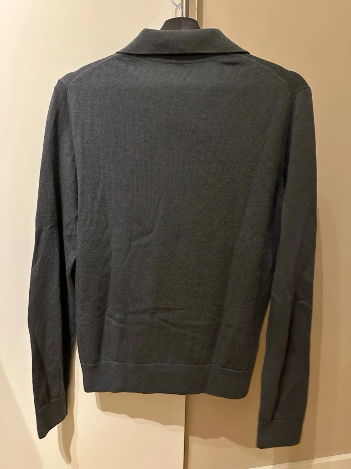 Blå stickad tröja  - 1