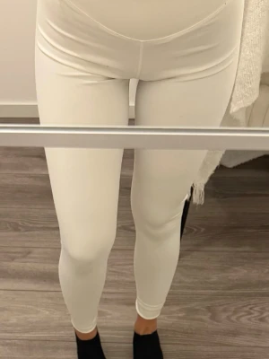 Vita tighta leggings - Använt 2 gånger 