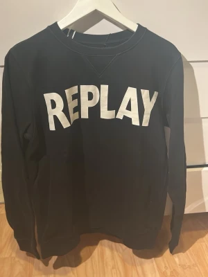 Replay sweatshirt S - Riktigt snygg replay tröja i nyskick! Storlek M