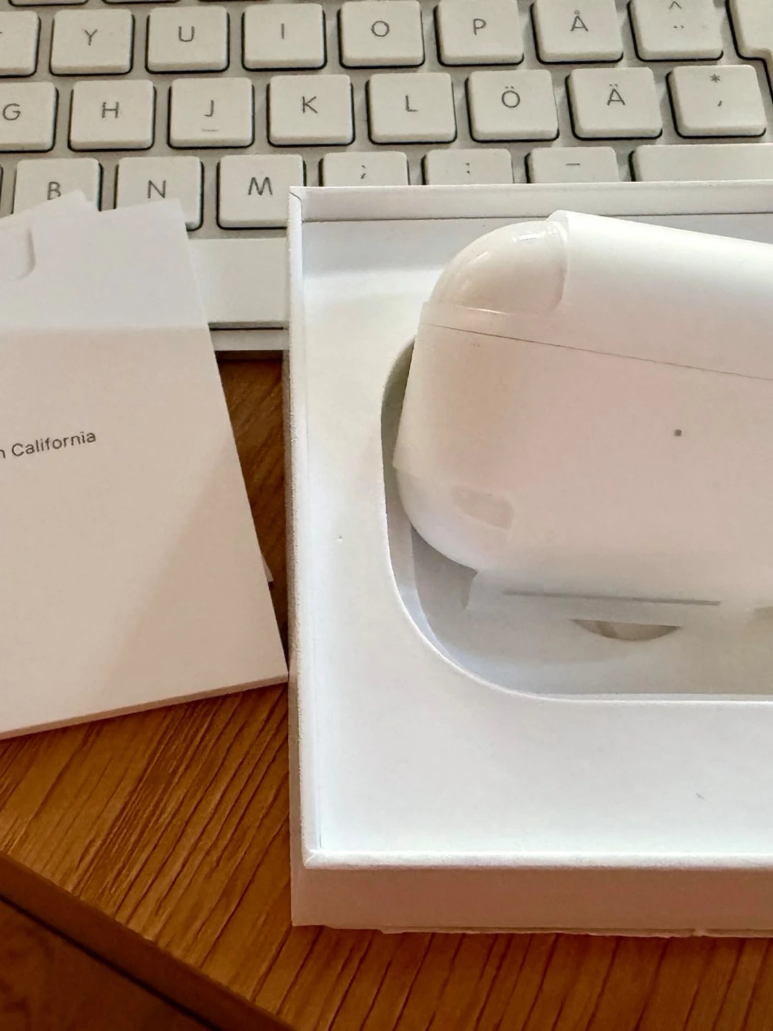 Apple AirPods Pro 2 MagSafe Charging Case USB-C 2023 A3048 - 4