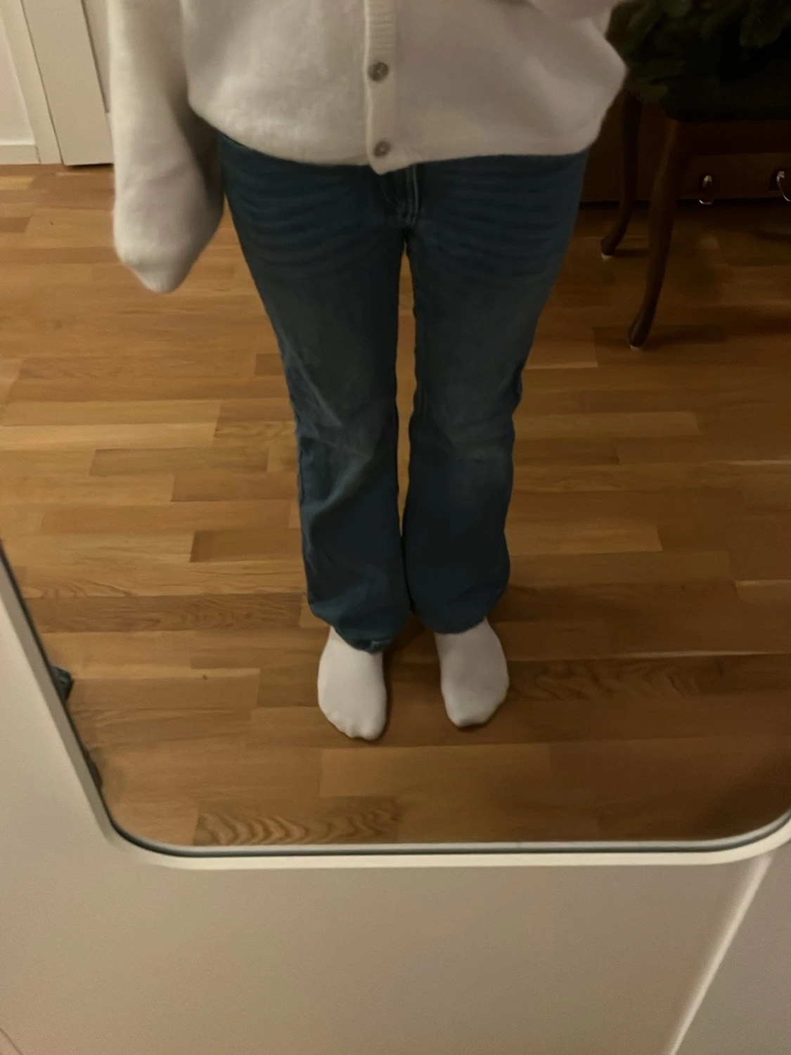 Blå bootcut jeans med snygga fickor - 2