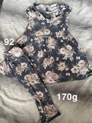 Newbie set - Fint använt skick. Storlek 92