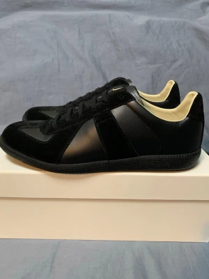 Maison Margiela - Säljer dessa i 44 skickar samma dag,