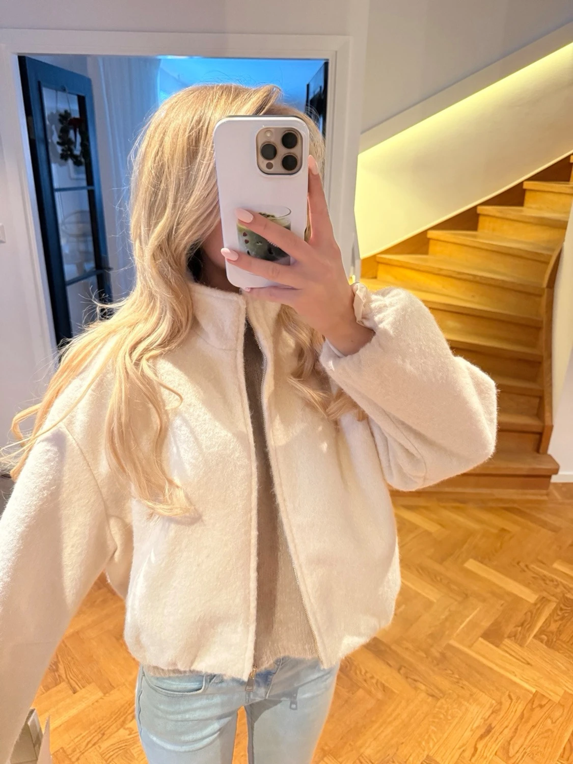 Vit teddyjacka med dragkedja