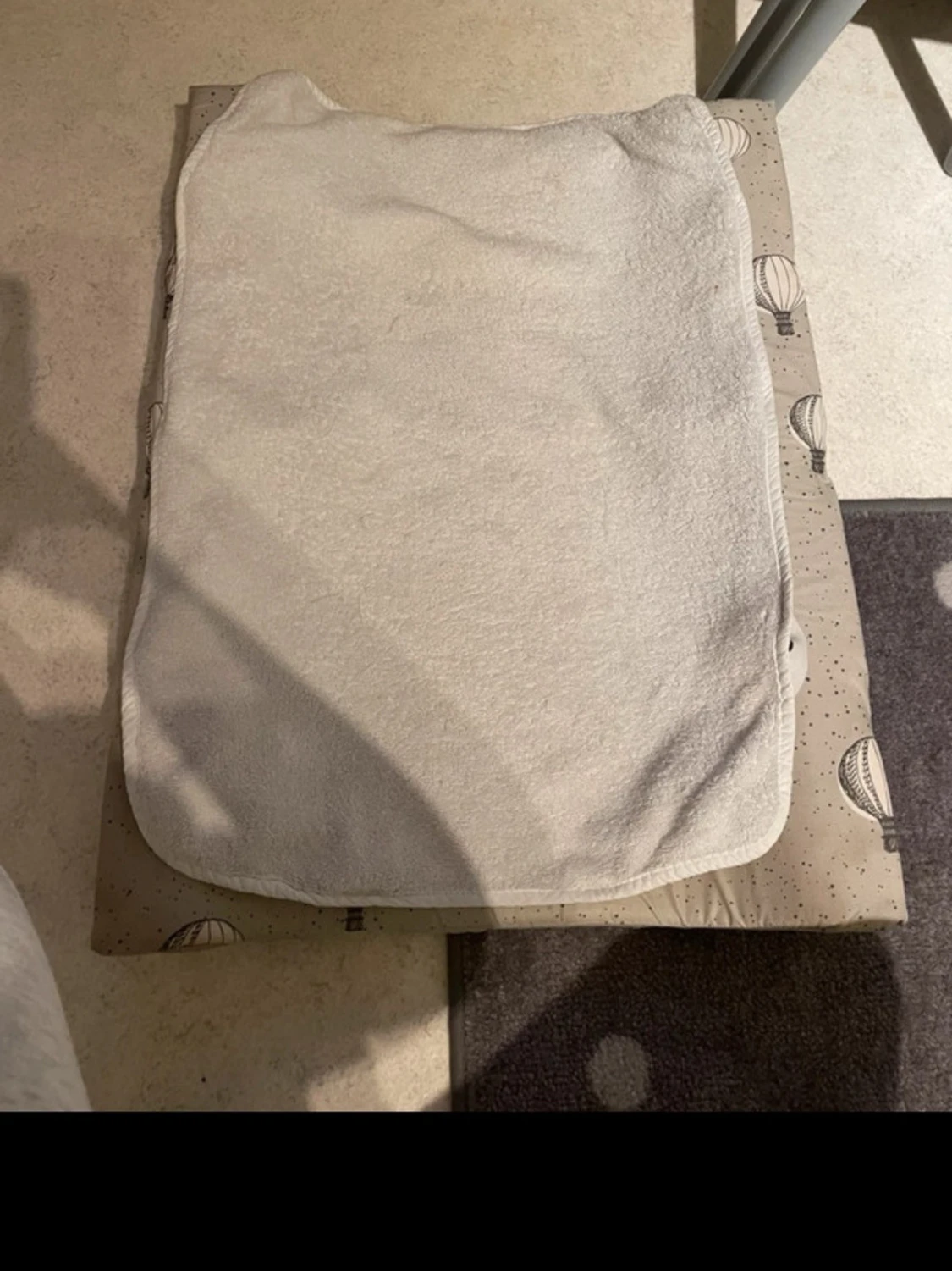 Beige skötbädd  med luftballonger - 4