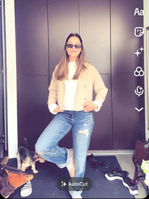 Trenchcoat  - Supersnygg trenchcoat i beige. Använd några gånger. 