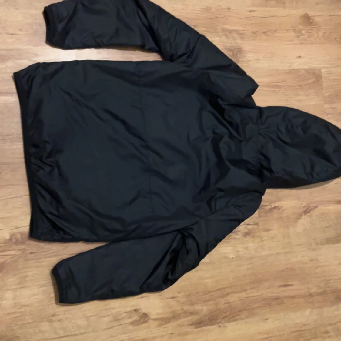 Svart Nike vindjacka med huva - 2