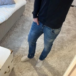 Replay Grover jeans  - Replay Jeans | skick 9/10 | Storlek 30/32 | Pris - 499kr | Modellen är ca 178cm lång | Hör av dig vid minsta fråga eller fundering!!