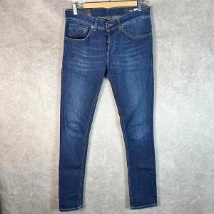 Dondup Jeans | 31 - Dondup George jeans | Grymt skick | Storlek 31 | INGA BYTEN | Fraktar spårbart eller möts upp i Täby 